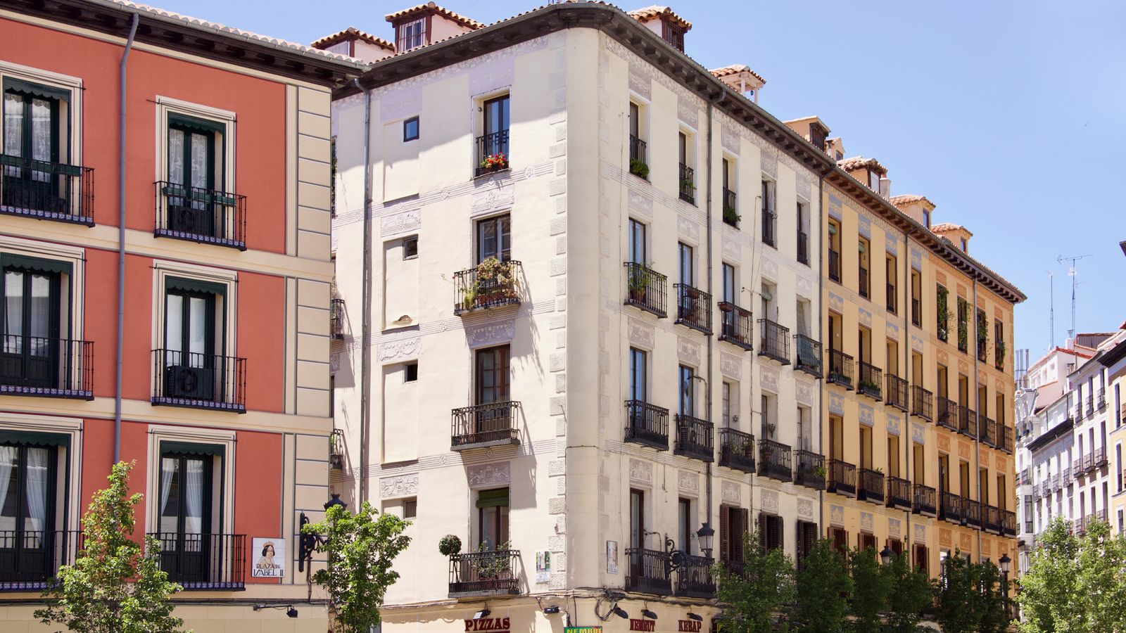 Edificios residenciales en Madrid: el precio de la vivienda en 2027 seguirá marcado por la falta de oferta