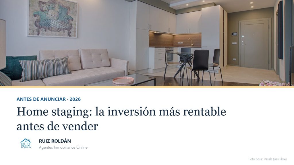 Salón preparado y ordenado para la venta de la vivienda