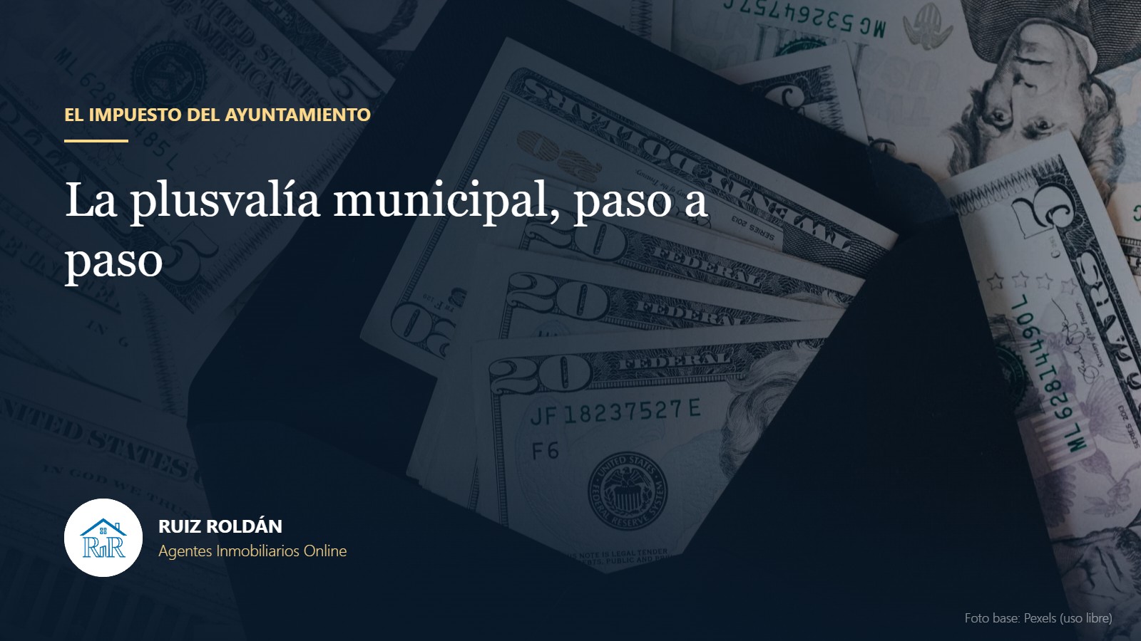 Documentos y llaves de una vivienda sobre una mesa